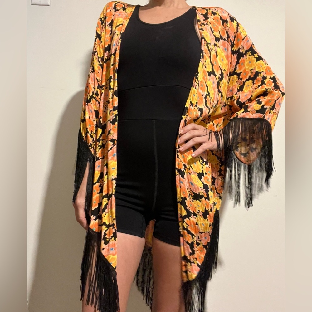MINKPINK Citrus Floral HTF Black and Pink Floral Fringe Kimono